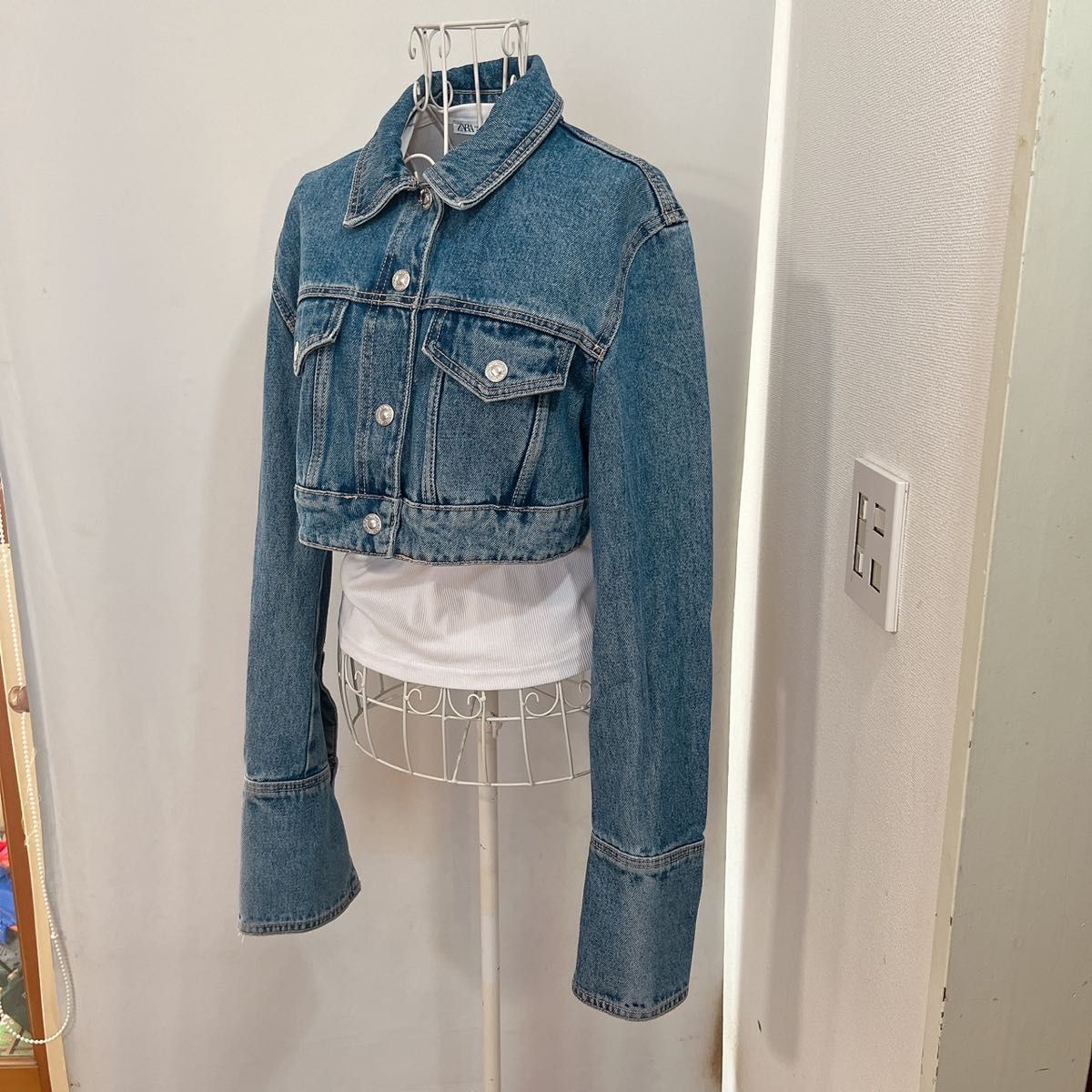 美品】ZARA クロップドデニムジャケット ショート丈 Gジャン 美品】ZARA クロップドデニムジャケット ショート丈 Gジャン