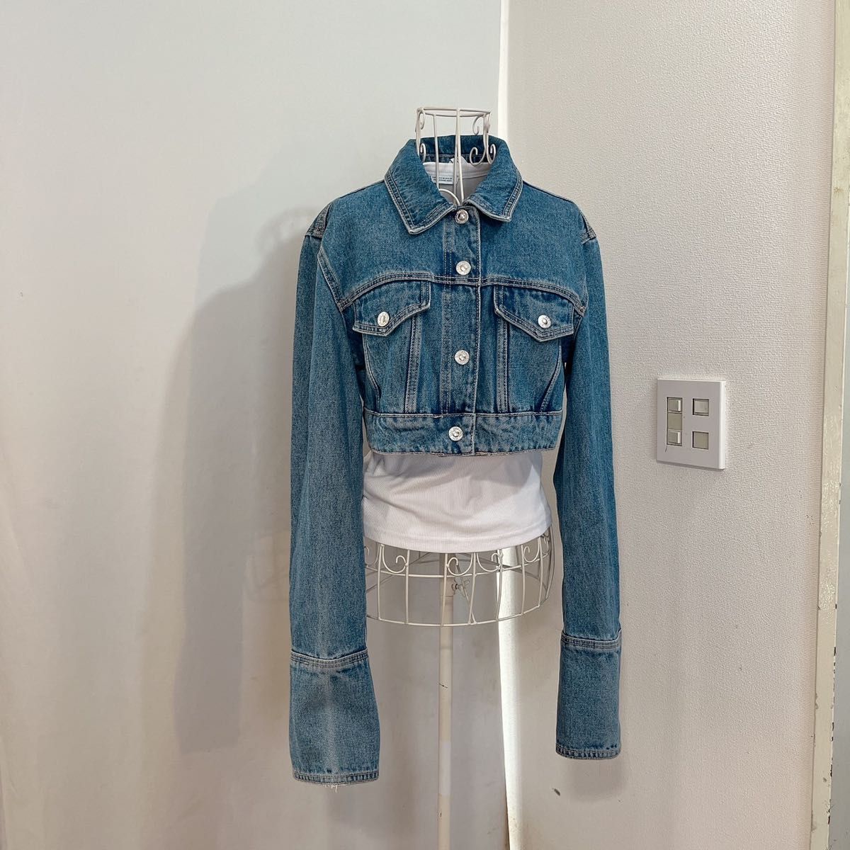 美品】ZARA クロップドデニムジャケット ショート丈 Gジャン 美品】ZARA クロップドデニムジャケット ショート丈 Gジャン