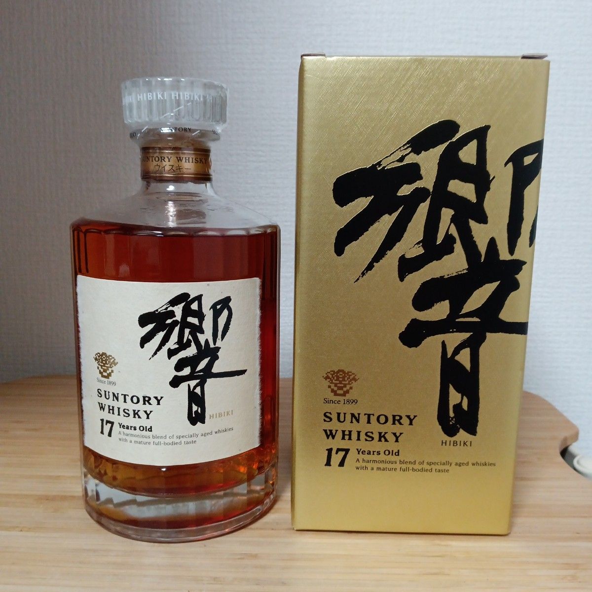 未開封 サントリー響17年 ☆裏ゴールドラベル☆ SUNTORY HIBIKI 未開封 サントリー響17年 ☆裏ゴールドラベル☆ SUNTORY HIBIKI
