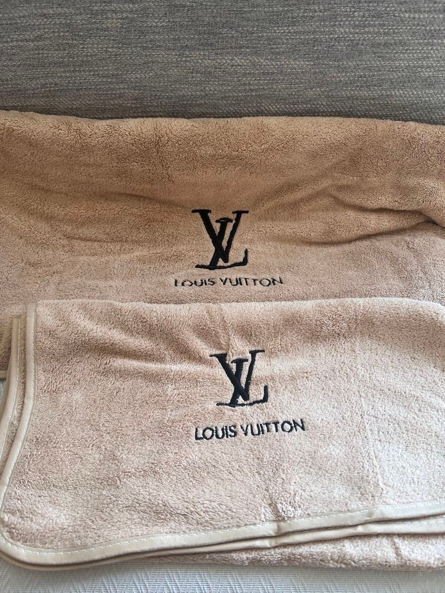 新品 タオル ルイヴィトン ノベルティ LOUIS VUITTON タオル 2枚 新品 タオル ルイヴィトン ノベルティ LOUIS VUITTON タオル 2枚