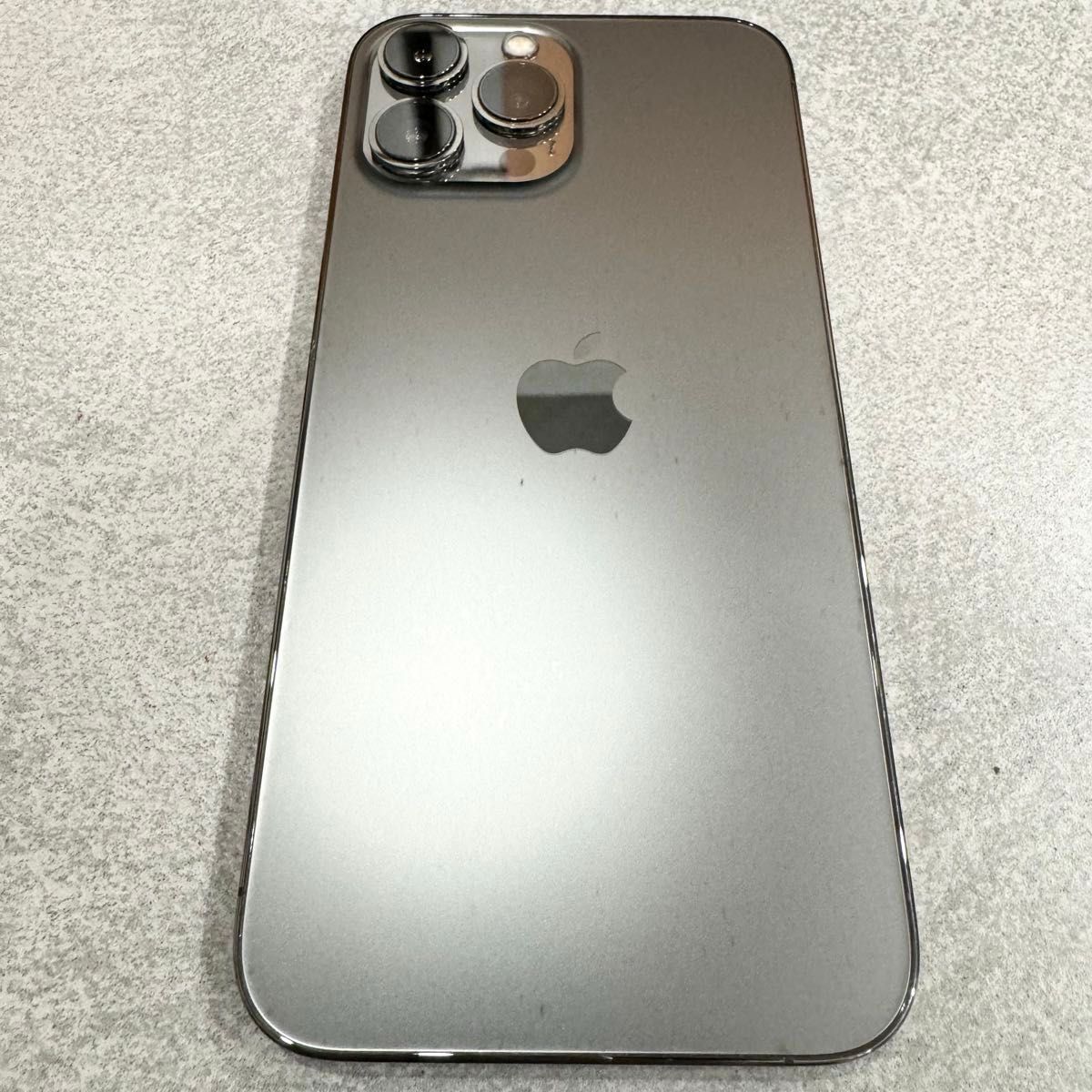 美品】iPhone 13 pro Max 128GB グラファイト SIMフリー Apple 美品】iPhone 13 pro Max 128GB グラファイト SIMフリー Apple