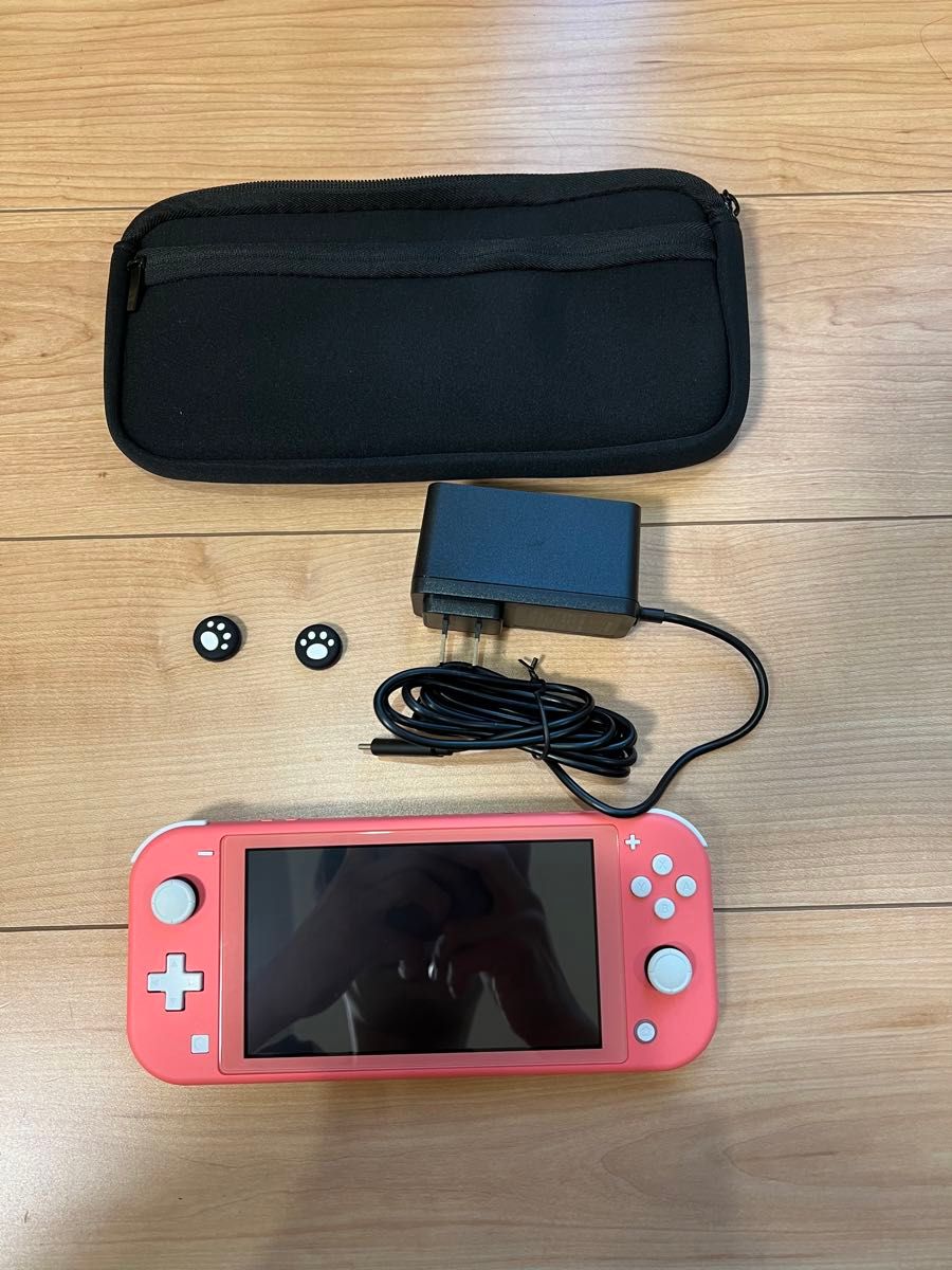 美品 2022年製 Switch lite 本体 コーラルピンク おまけ付き 美品 2022年製 Switch lite 本体 コーラルピンク おまけ付き
