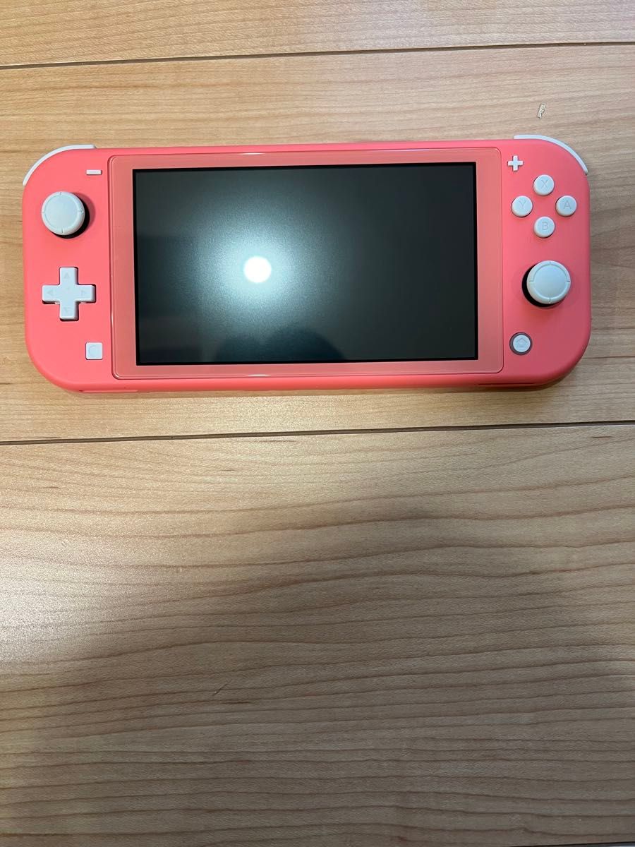 美品 2022年製 Switch lite 本体 コーラルピンク おまけ付き 美品 2022年製 Switch lite 本体 コーラルピンク おまけ付き