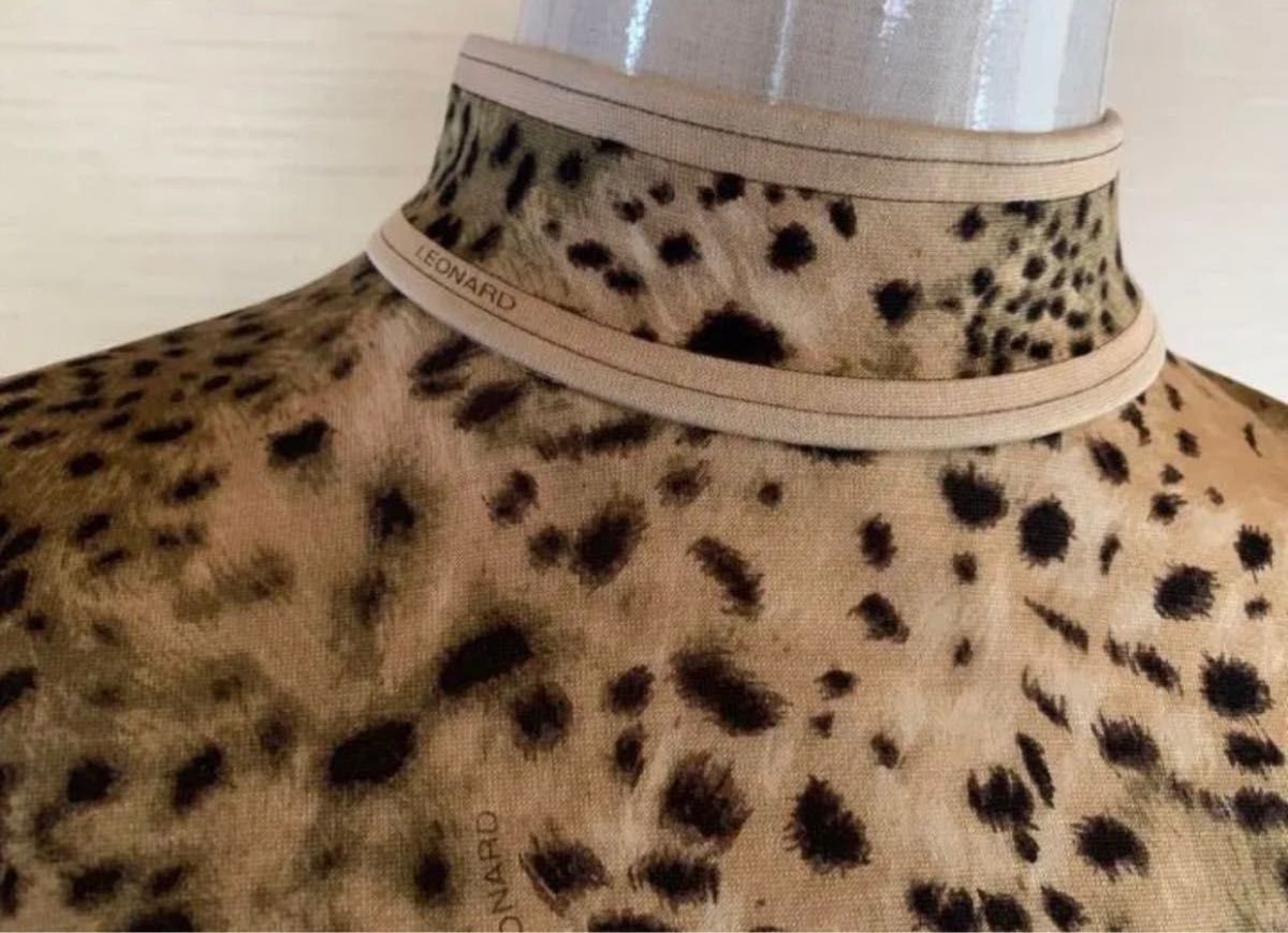 超美品レオナールLEONARD定番シルクウールハイネックトップス 超美品レオナールLEONARD定番シルクウールハイネックトップス