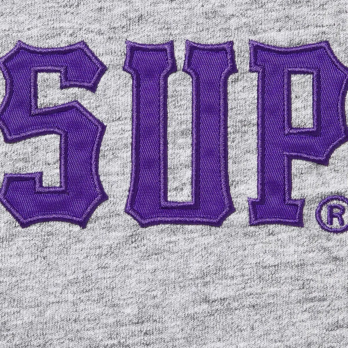 新品 Supreme Twill Applique S/S Top Heather Grey Mサイズ 赤 新品 Supreme Twill Applique S/S Top Heather Grey Mサイズ 赤