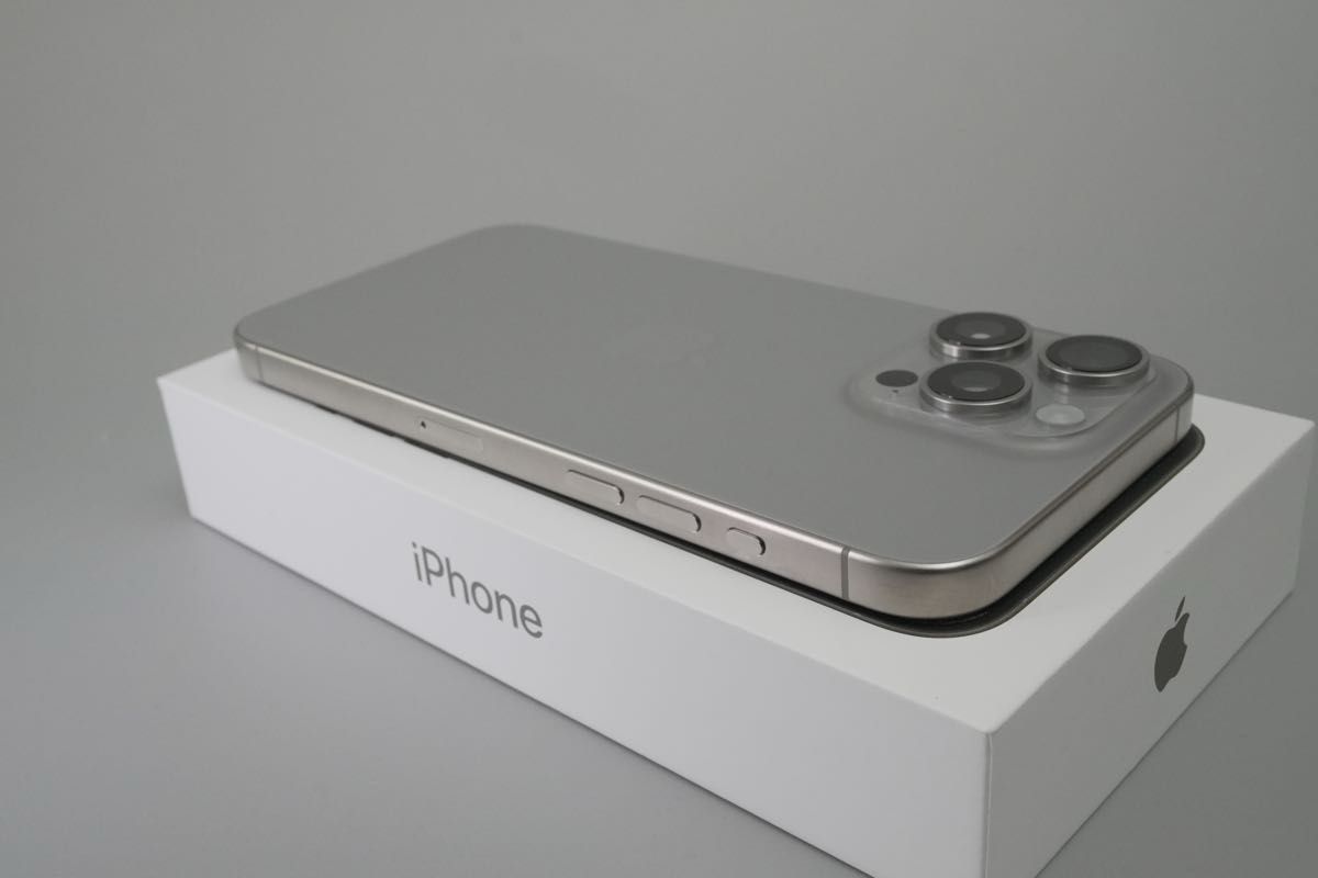美品 iPhone 15 Pro Max 512GB ナチュラルチタニウム 最短で9月 美品 iPhone 15 Pro Max 512GB ナチュラルチタニウム 最短で9月