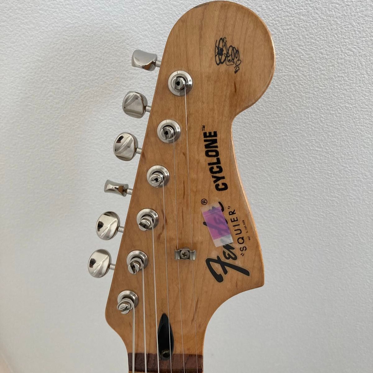 Cyclone Squier by Fender サンバースト 2012年製 改造あり Cyclone Squier by Fender サンバースト 2012年製 改造あり