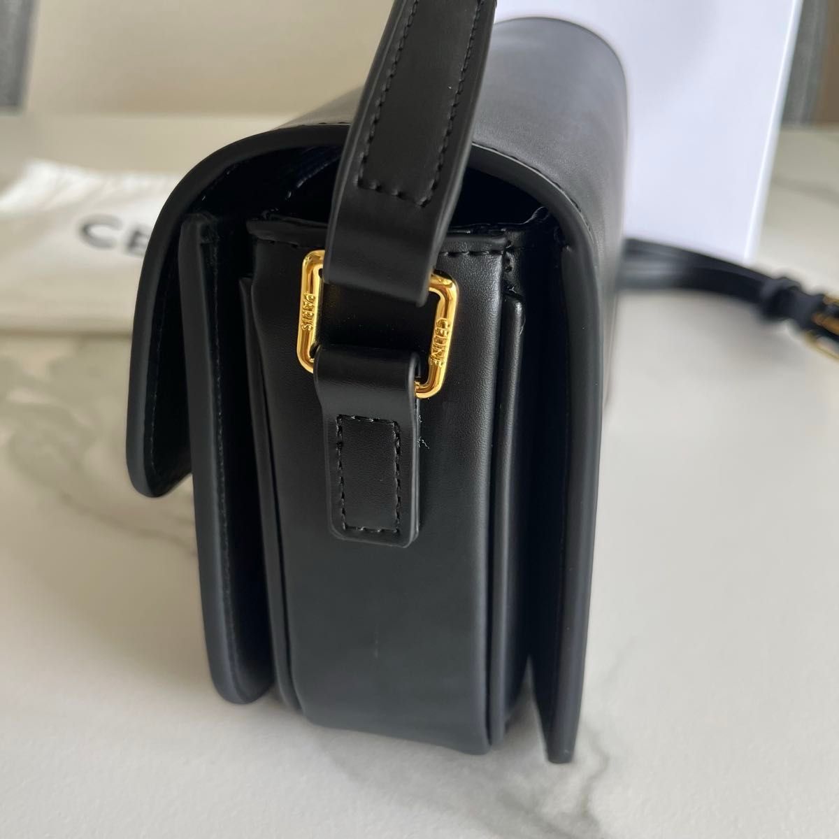 CELINE セリーヌ ティーン トリオンフ バッグ シャイニーカーフ CELINE セリーヌ ティーン トリオンフ バッグ シャイニーカーフ