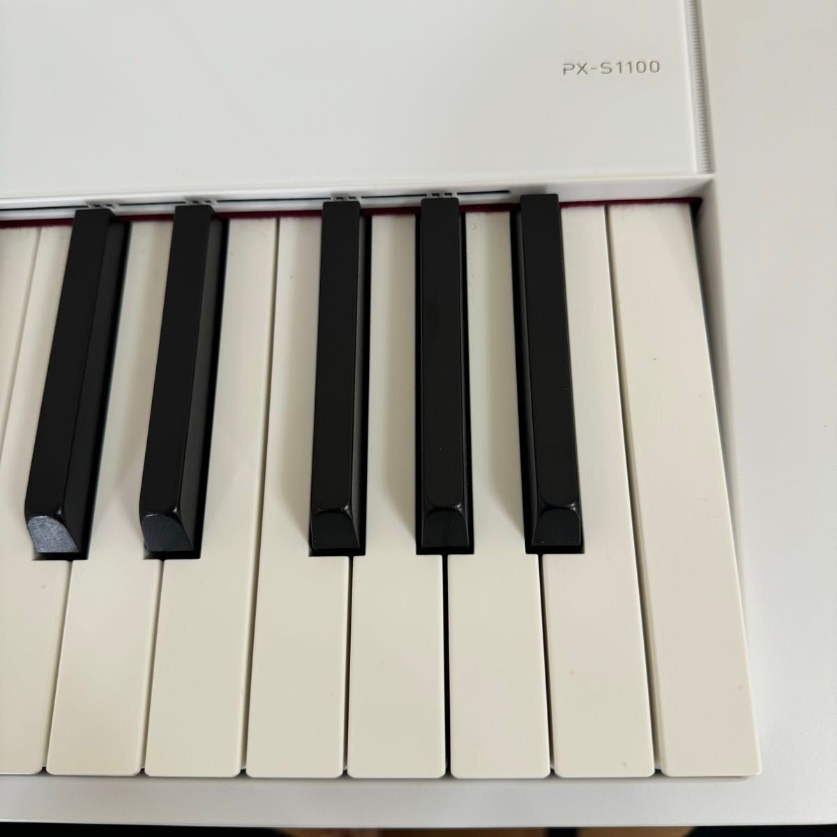美品 2024年 カシオ CASIO 電子ピアノ Privia PX-S1100WE 88鍵 美品 2024年 カシオ CASIO 電子ピアノ Privia PX-S1100WE 88鍵