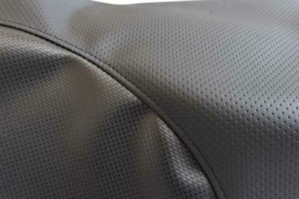 縫製済 バリオス2 シート レザー 表皮 生地 黒 ディンプル カーボン seat leather black dimple carbon cover Kawasaki Balius2_画像2