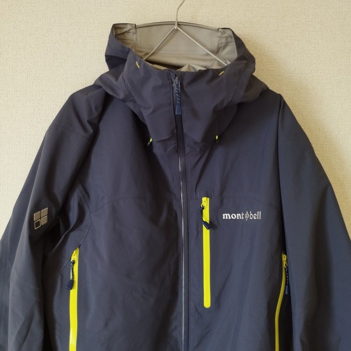 モンベルアルパインサーマシェルmont-bell XL GORE-TEX モンベルアルパインサーマシェルmont-bell XL GORE-TEX