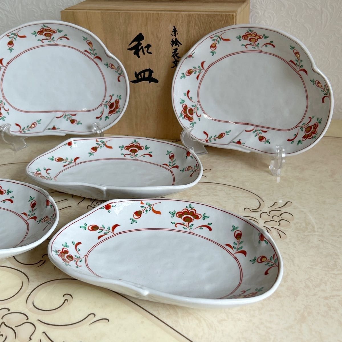 たち吉 赤絵花文 和皿揃 5枚セット 楕円皿 中皿 金彩 和食器 たち吉 赤絵花文 和皿揃 5枚セット 楕円皿 中皿 金彩 和食器