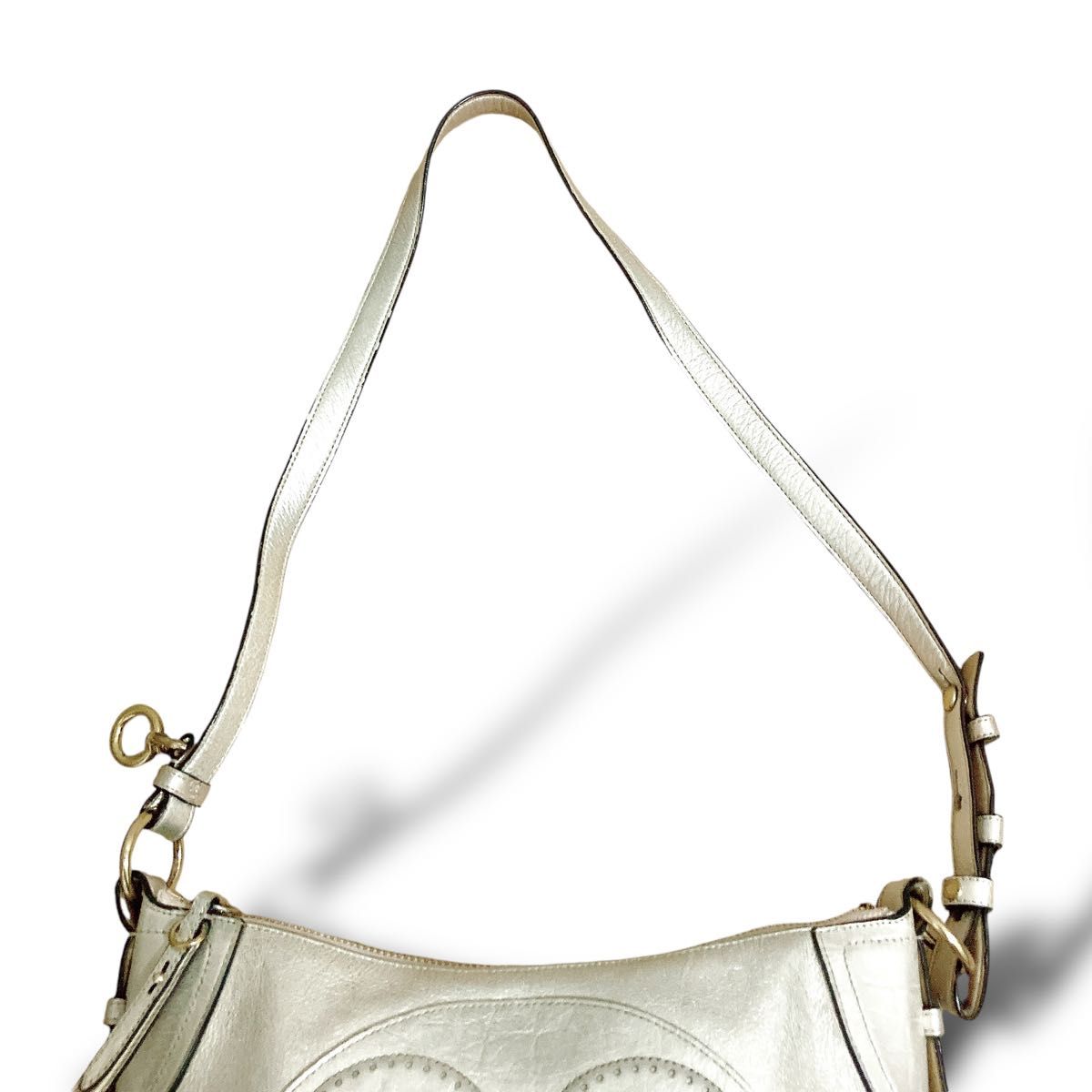 COACH コーチ ショルダーバッグ シルバー 斜め掛け 肩掛け COACH コーチ ショルダーバッグ シルバー 斜め掛け 肩掛け