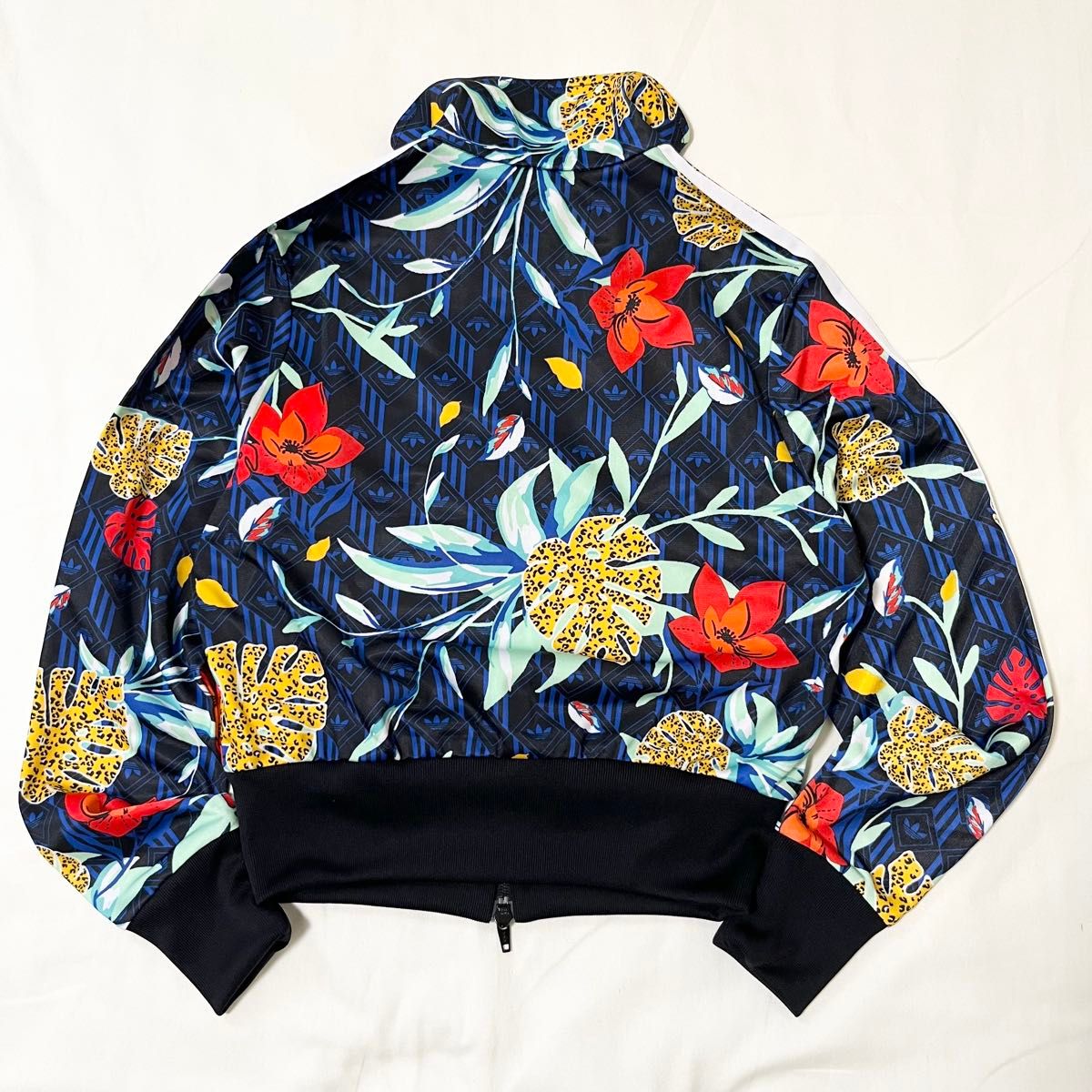 adidas originals × HER studio london コラボ 総柄トラック adidas originals × HER studio london コラボ 総柄トラック