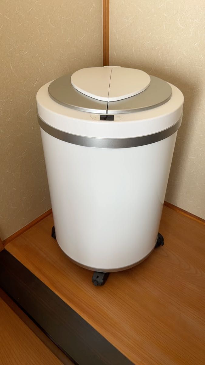 未開封品 人気 ジータミニ 自動開閉ゴミ箱 小さいサイズ 30L しおり 未開封品 人気 ジータミニ 自動開閉ゴミ箱 小さいサイズ 30L しおり