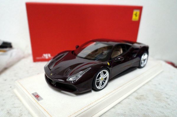 豪華 MRコレクション フェラーリ 488 GTB 1/18 ミニカー 茶系 乗用車