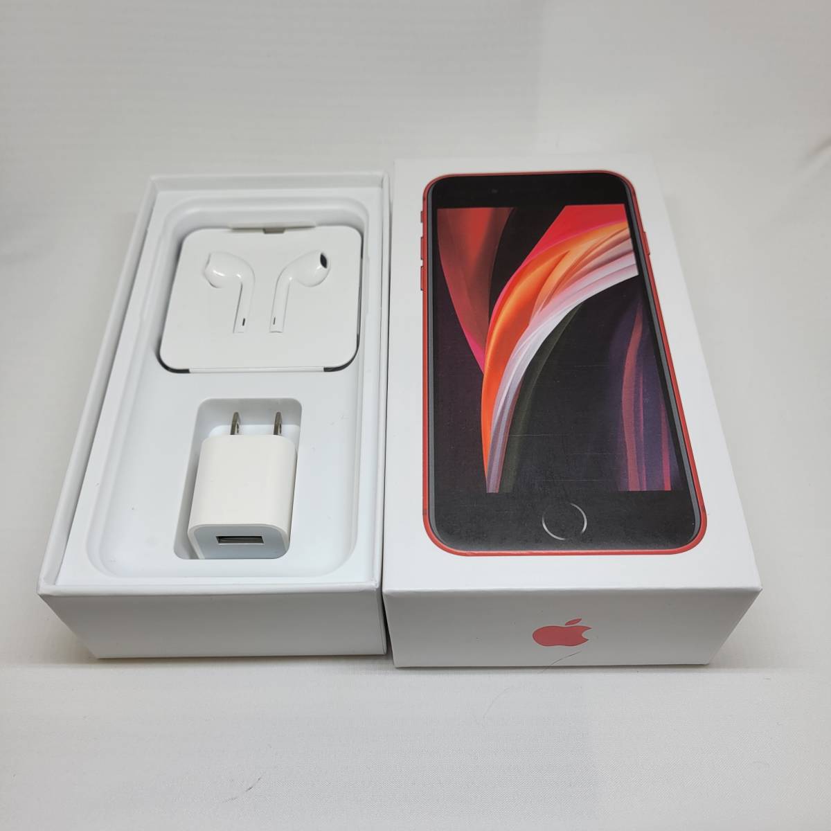 新品同等 iPhone SE 第2世代 128GB レッド A2275 北米版 SIM 新品同等 iPhone SE 第2世代 128GB レッド A2275 北米版 SIM