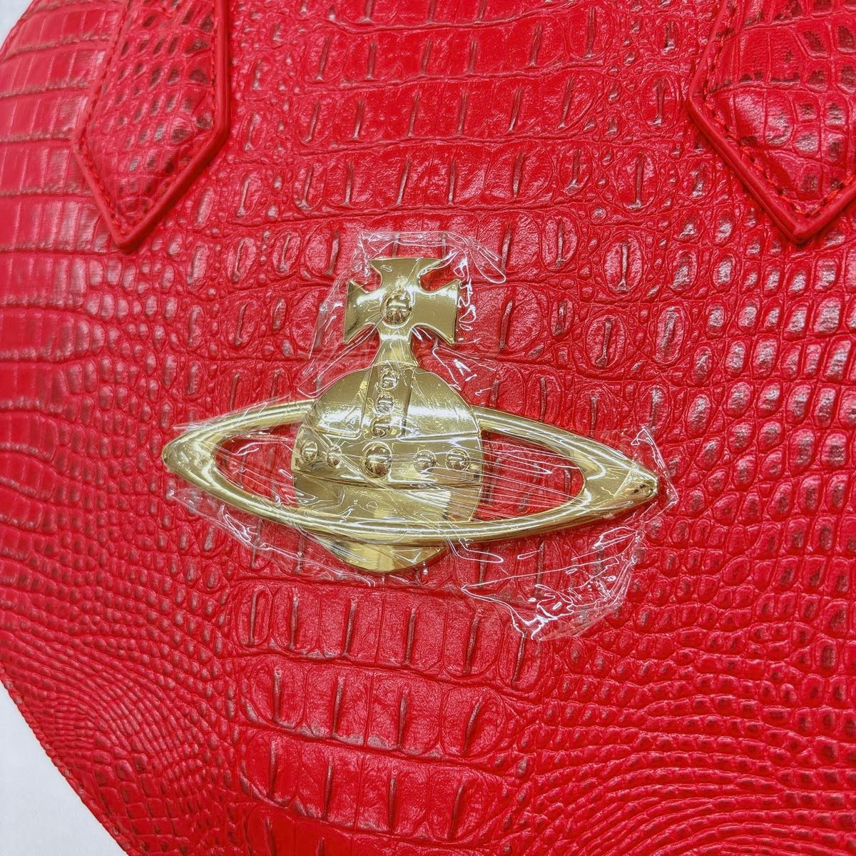 美品✨ヴィヴィアン ハンドバッグ ハート クロコ型押し 金オーブ 赤 待望の赤のハートバッグ入荷 】超希少 新品未使用Vivienne