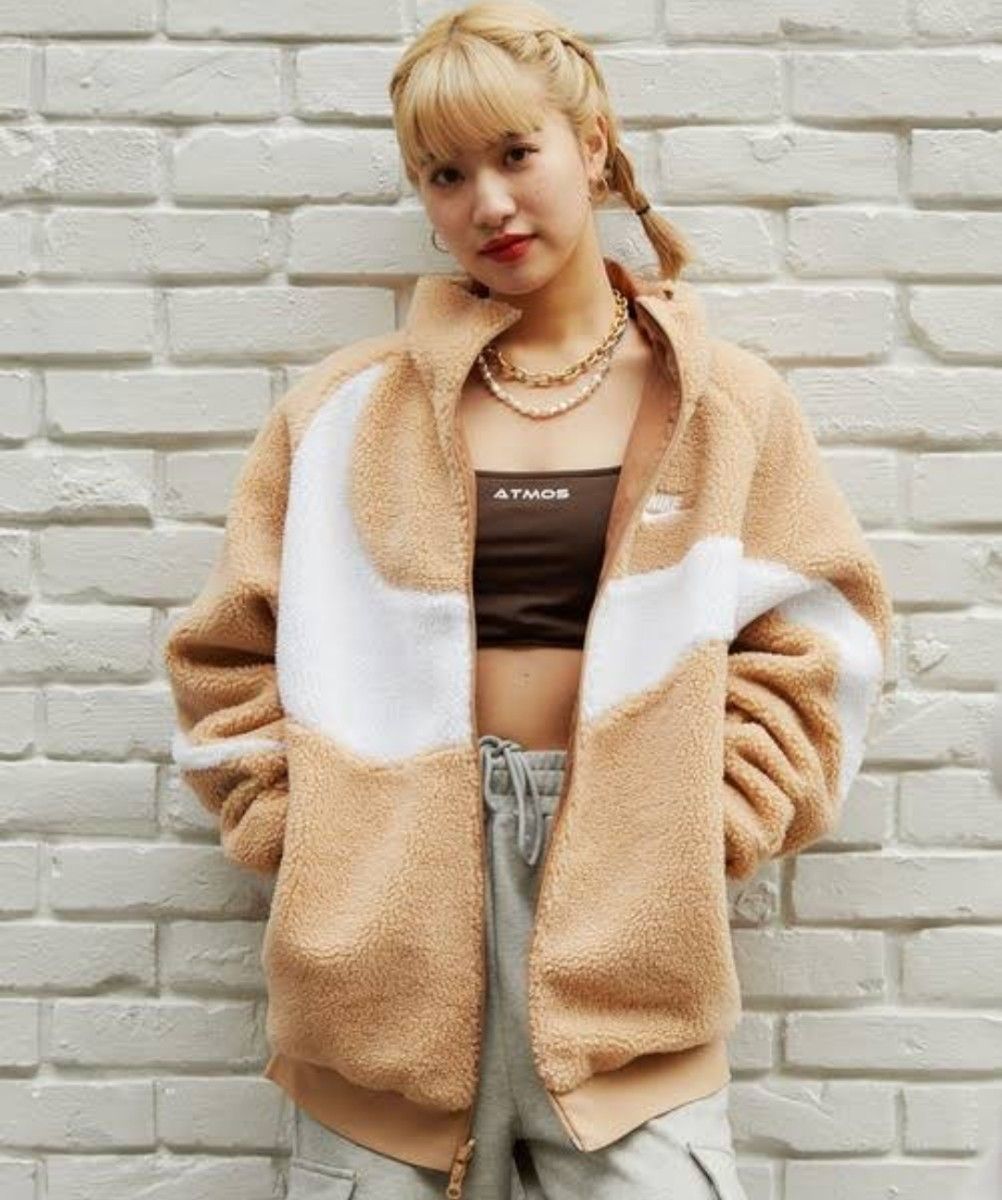 ナイキ ベージュ ビッグスウッシュ リバーシブル ボア シェルパ ナイキ ベージュ ビッグスウッシュ リバーシブル ボア シェルパ