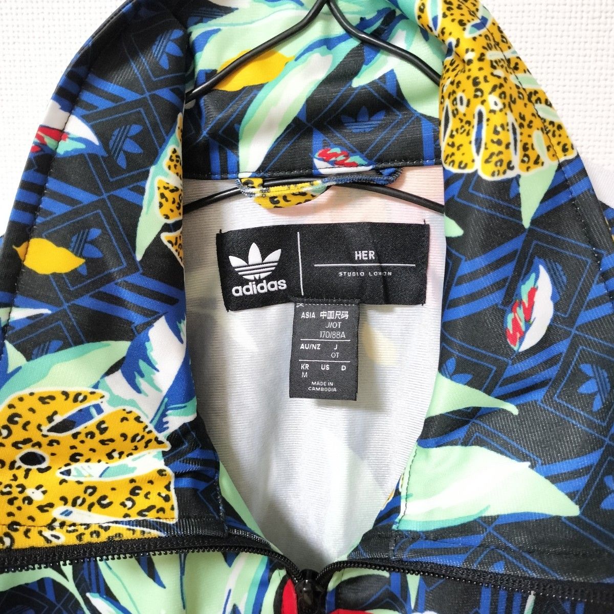 アディダス 青 クロップド トラックジャケット 花柄 ジャージ アディダス 青 クロップド トラックジャケット 花柄 ジャージ