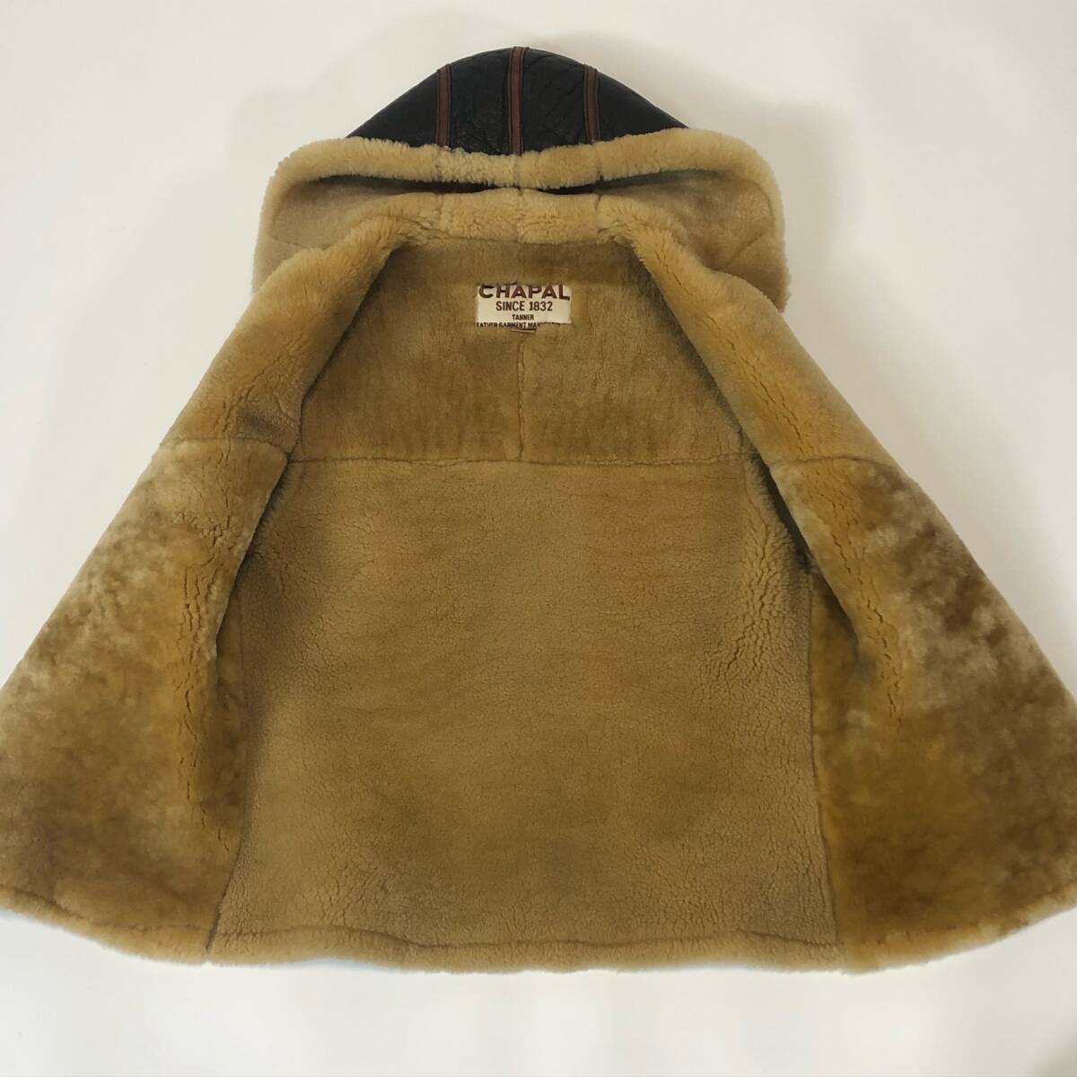 美品 CHAPAL(シャパル)リアルムートン フード付きベスト S 美品 CHAPAL(シャパル)リアルムートン フード付きベスト S