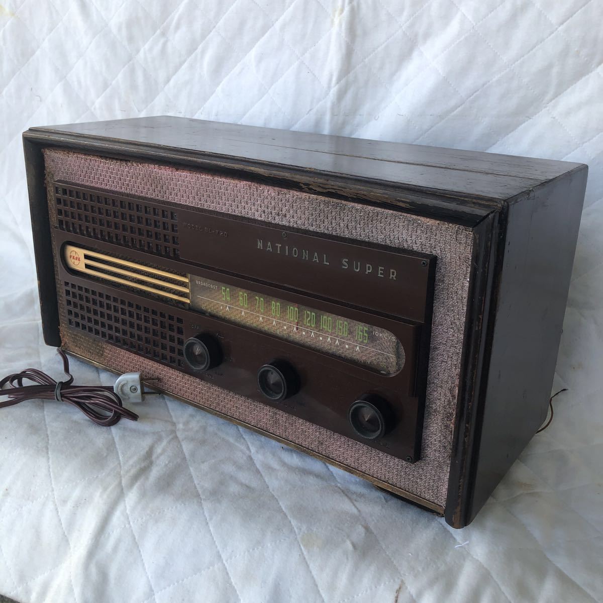大正、昭和時代のレトロな古いナショナル木製ラジオ、音は鳴ります、可動します。横幅46センチ。高さ24センチ。奥行き18センチ真空管ラジオ_画像1