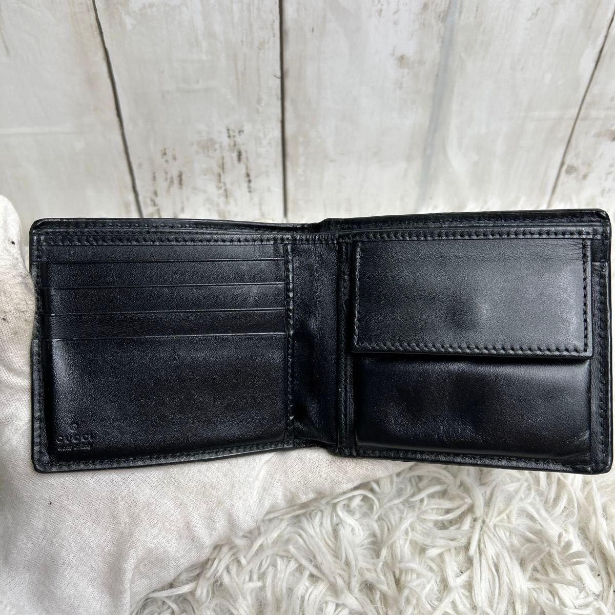 GUCCI ウルフ 二つ折り財布 GGスプリーム ブラック 狼 ロゴ XXV GUCCI ウルフ 二つ折り財布 GGスプリーム ブラック 狼 ロゴ XXV