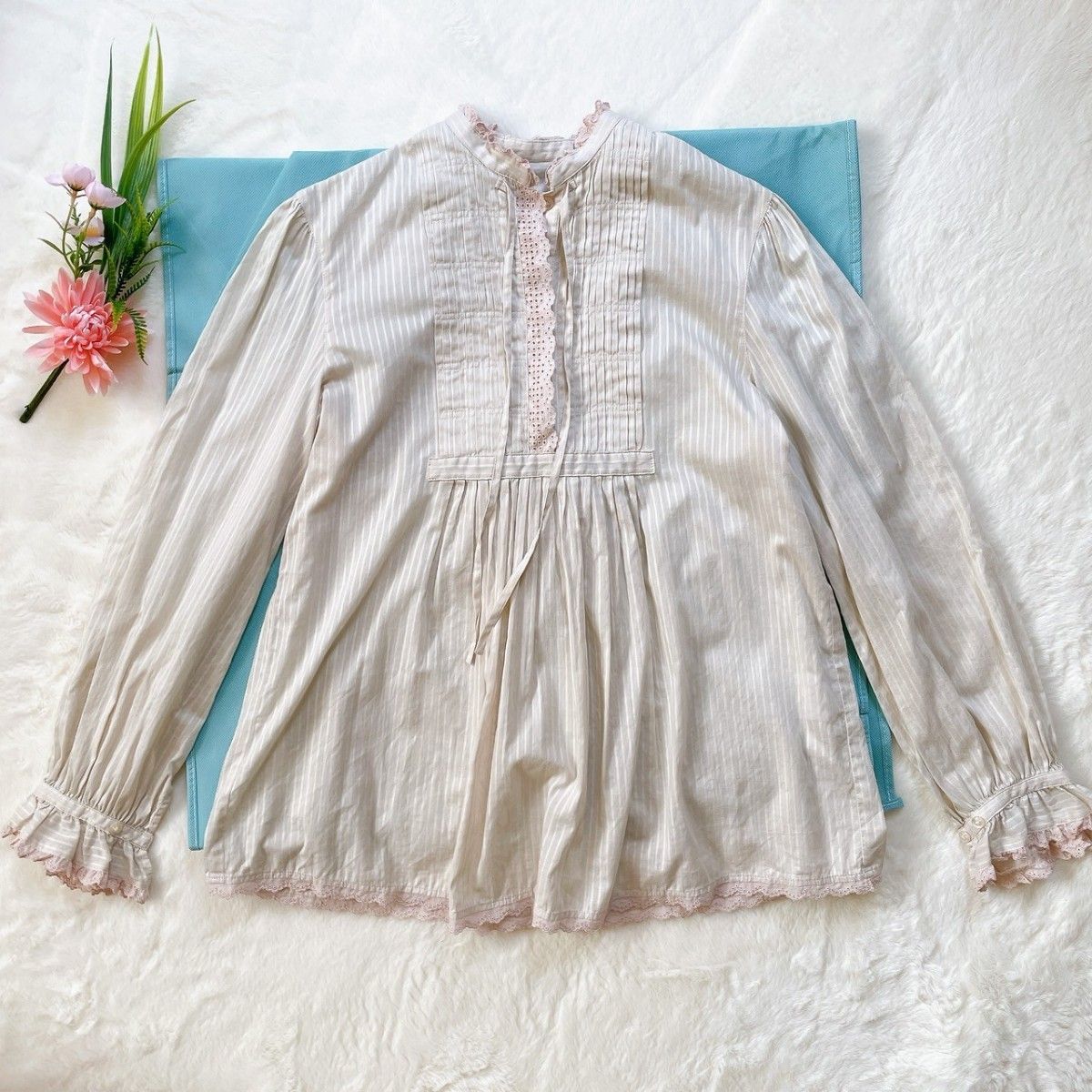 超美品】ピンタック ピコフリル リボンいっぱいブラウス【PINK 超美品】ピンタック ピコフリル リボンいっぱいブラウス【PINK