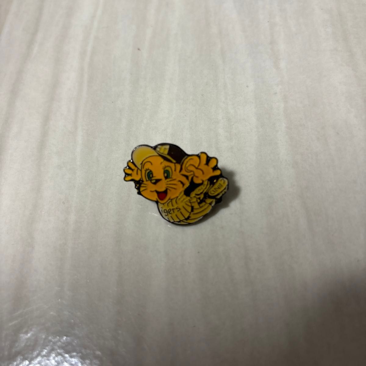 阪神タイガース トラッキー ピンズ ピンバッジ 虎 PINS レトロ 阪神タイガース トラッキー ピンズ ピンバッジ 虎 PINS レトロ