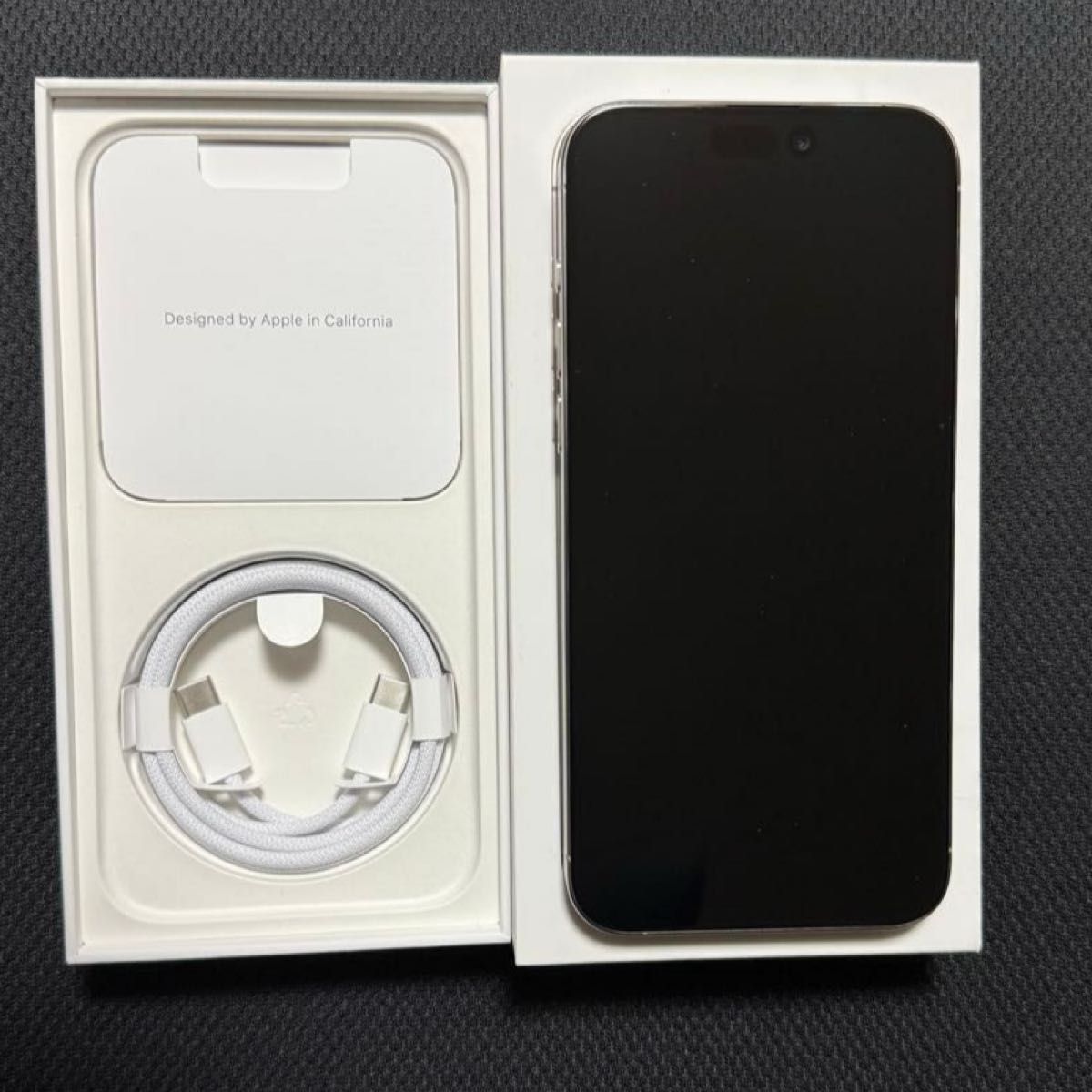8月末交換品】iPhone 15 ProMax 256 ナチュラルチタニウム SIM 8月末交換品】iPhone 15 ProMax 256 ナチュラルチタニウム SIM