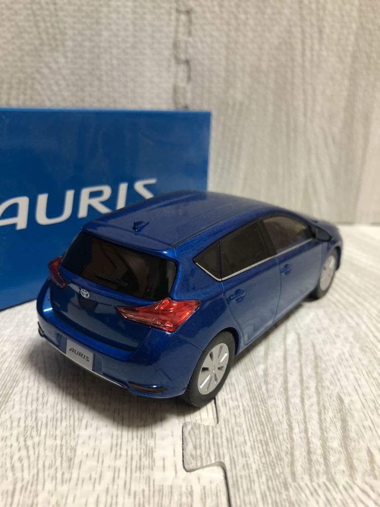 1/30 トヨタ 新型オーリス AURIS 中期 カラーサンプル ミニカー 非売品　ブルーメタリック_画像2