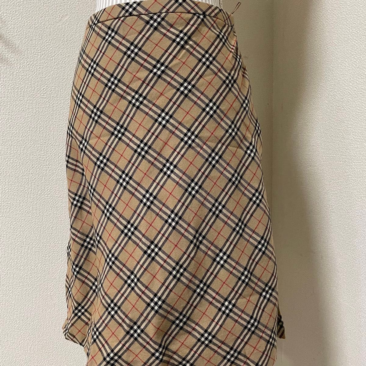 バーバリーブルーレーベル 【M】超美品 膝丈スカート ノバ バーバリーブルーレーベル 【M】超美品 膝丈スカート ノバ