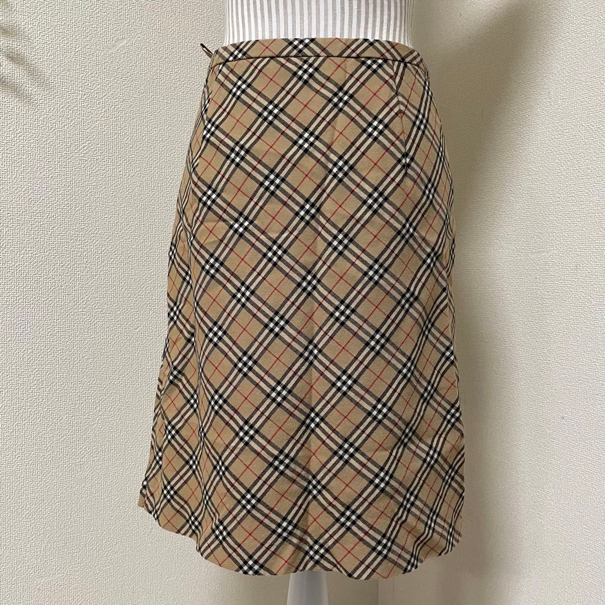バーバリーブルーレーベル 【M】超美品 膝丈スカート ノバ バーバリーブルーレーベル 【M】超美品 膝丈スカート ノバ