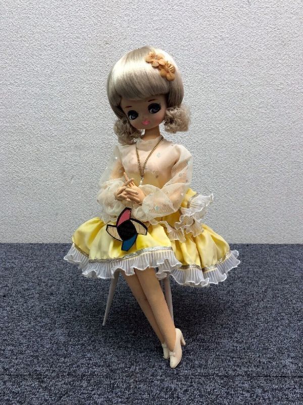 ⑤ HEKINAN DOLL 碧南 ヘキナンドール 黄色ドレス 椅子 座り ⑤ HEKINAN DOLL 碧南 ヘキナンドール 黄色ドレス 椅子 座り