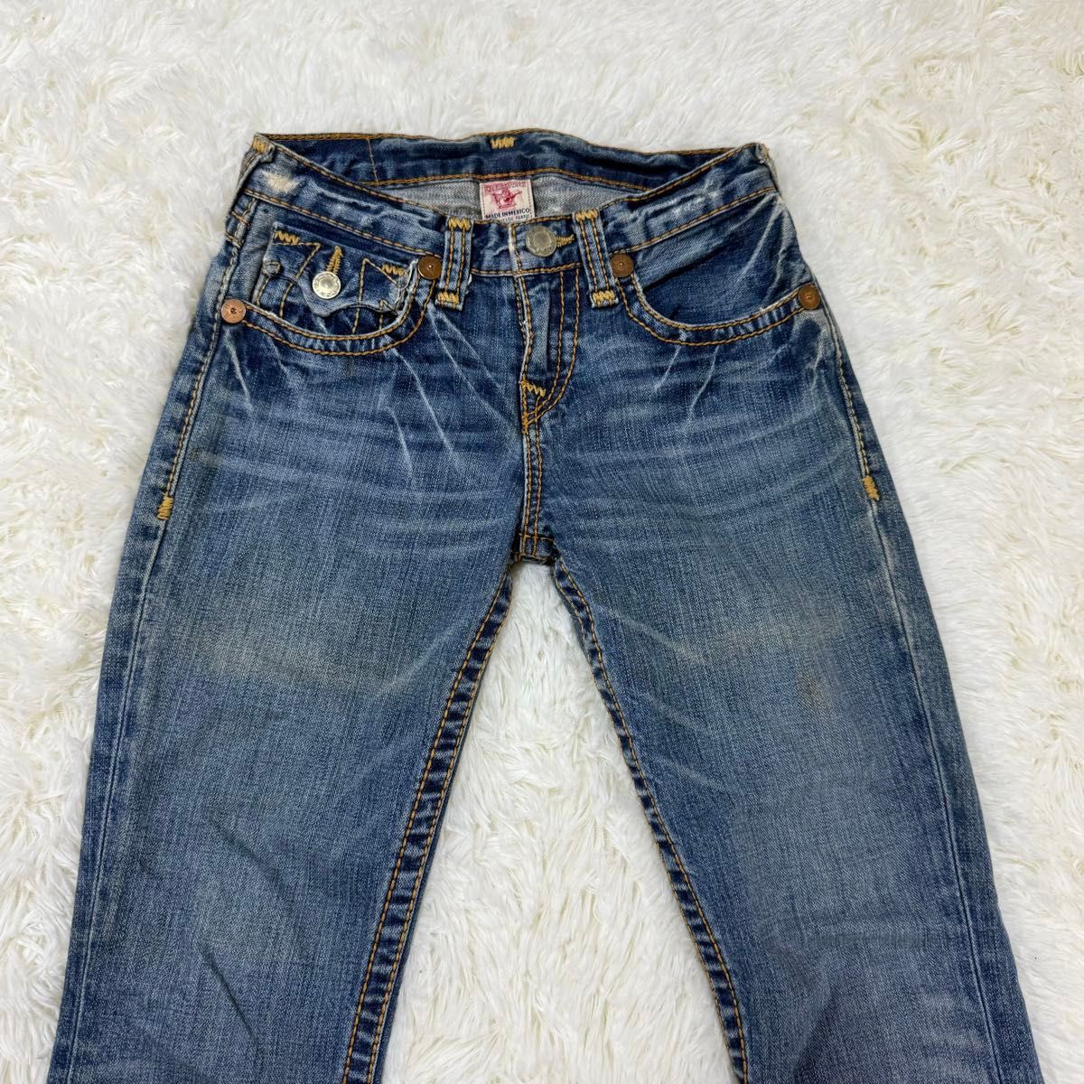 TRUE RELIGION ブーツカット デニム メキシコ製 革パッチ フレア TRUE RELIGION ブーツカット デニム メキシコ製 革パッチ フレア