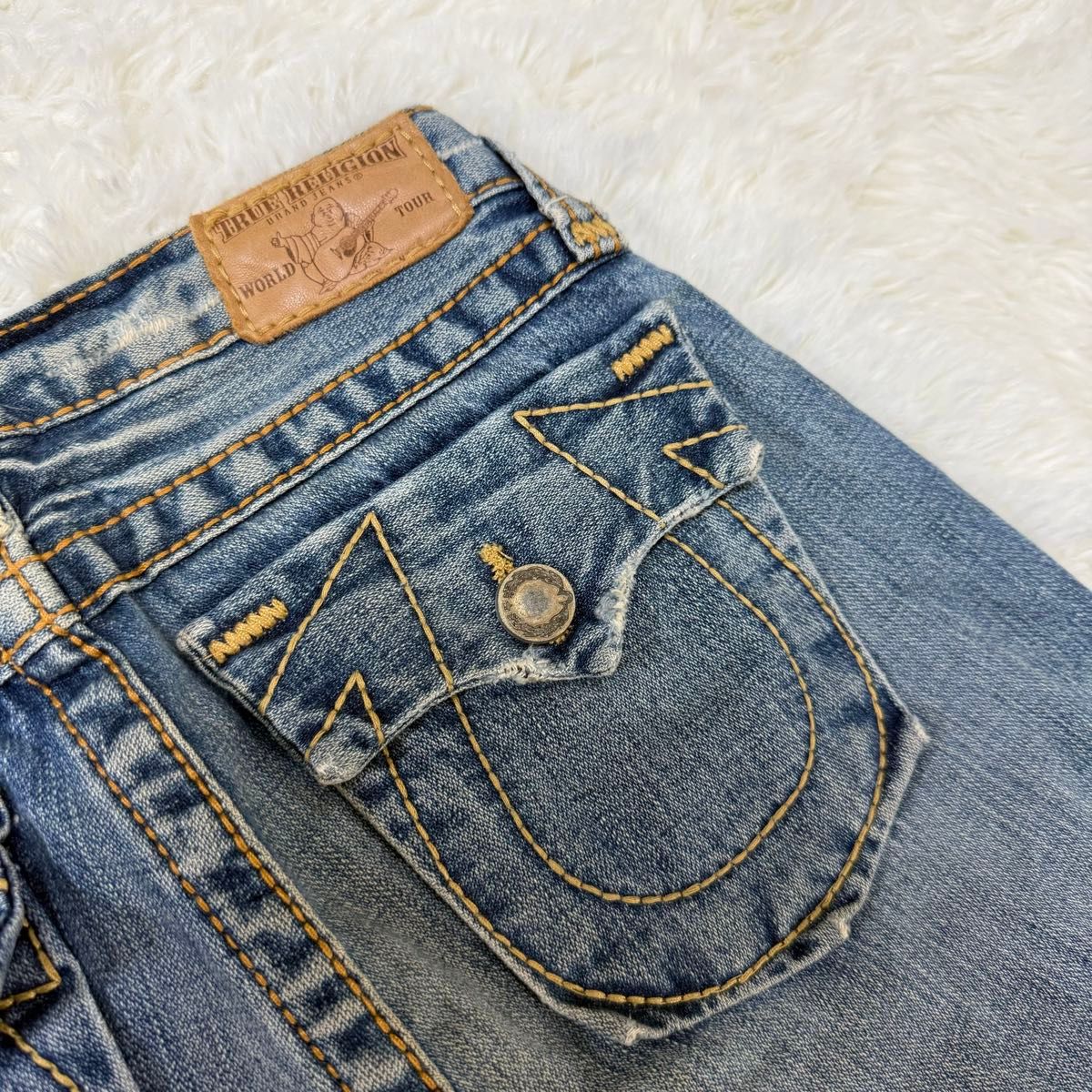 TRUE RELIGION ブーツカット デニム メキシコ製 革パッチ フレア TRUE RELIGION ブーツカット デニム メキシコ製 革パッチ フレア