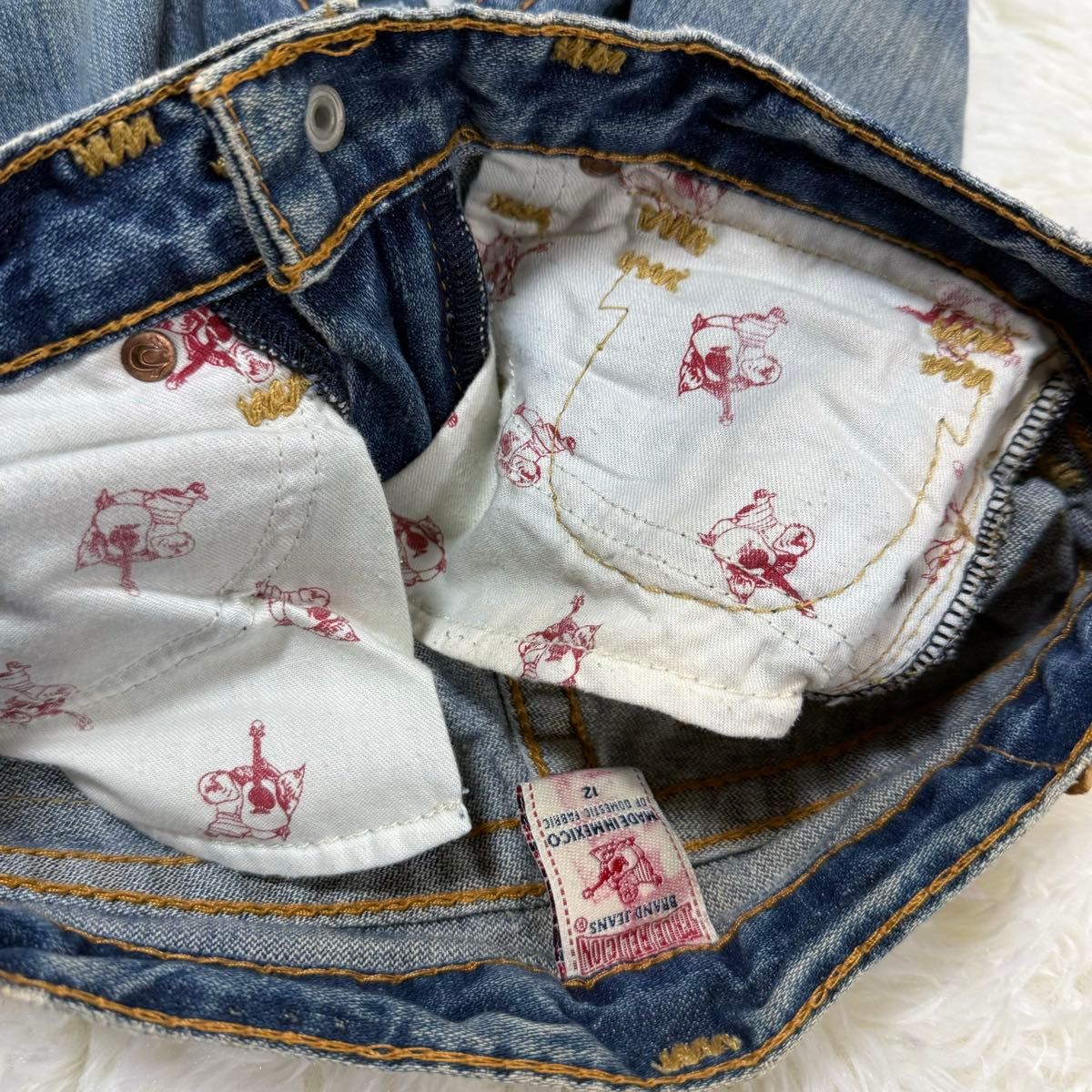 TRUE RELIGION ブーツカット デニム メキシコ製 革パッチ フレア TRUE RELIGION ブーツカット デニム メキシコ製 革パッチ フレア