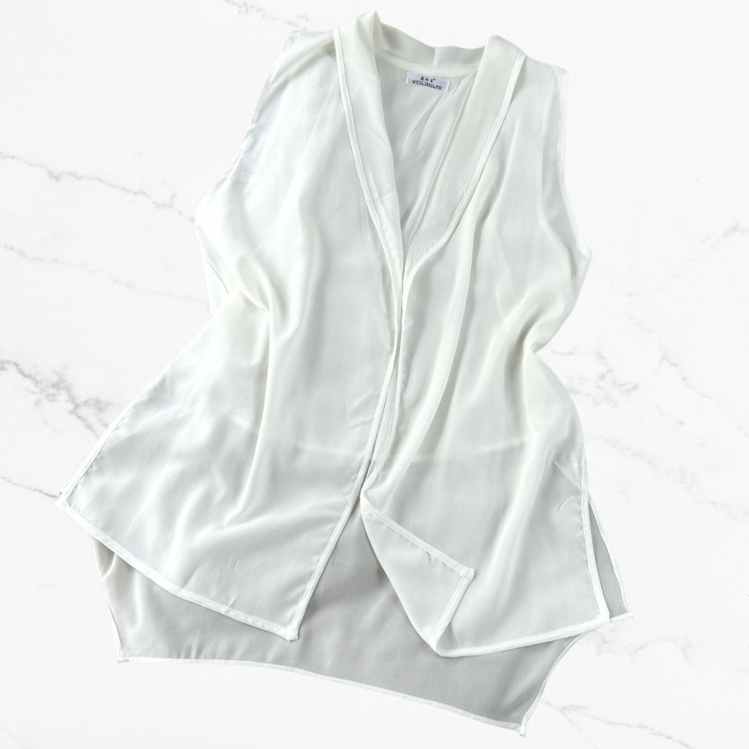 TODAYFUL(トゥデイフル)の「TODAYFUL Vneck Nylon Vest V TODAYFUL(トゥデイフル)の「TODAYFUL Vneck Nylon Vest V