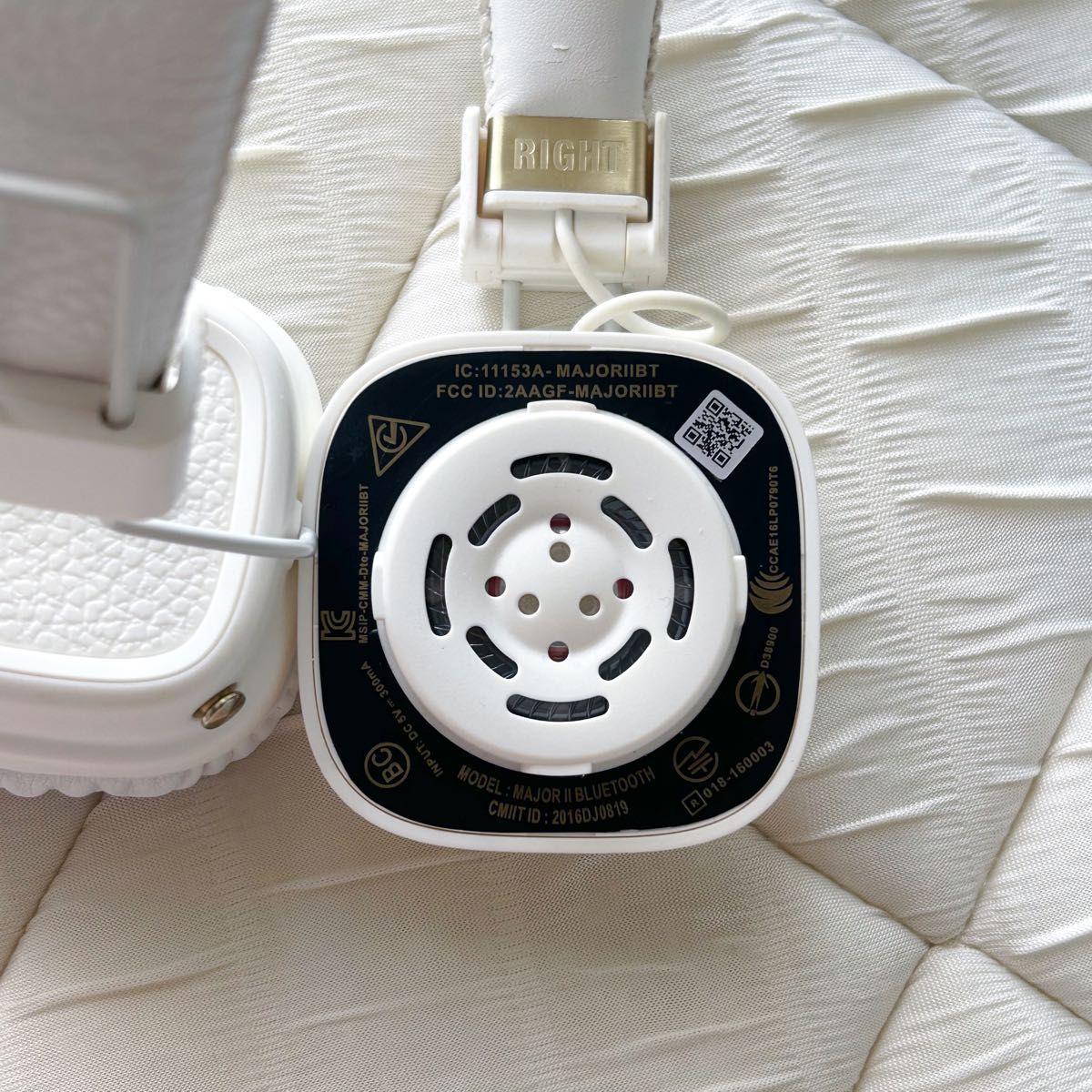 Marshall ヘッドフォン MAJOR II BLUETOOTH 白|Yahoo!フリマ Marshall ヘッドフォン MAJOR II BLUETOOTH 白|Yahoo!フリマ
