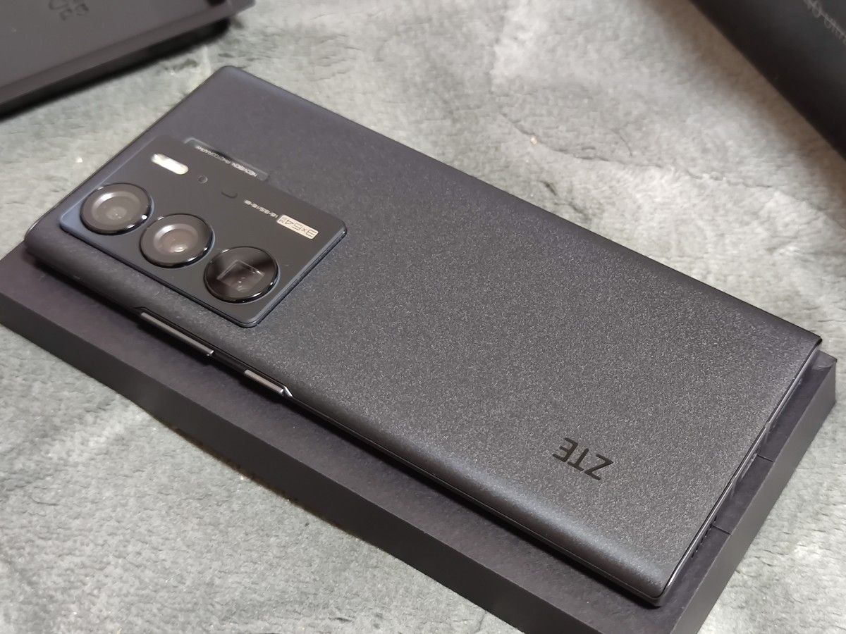 SIMフリー 美品 ZTE Axon 40 ultra 12GB 256GB グローバル版 SIMフリー 美品 ZTE Axon 40 ultra 12GB 256GB グローバル版