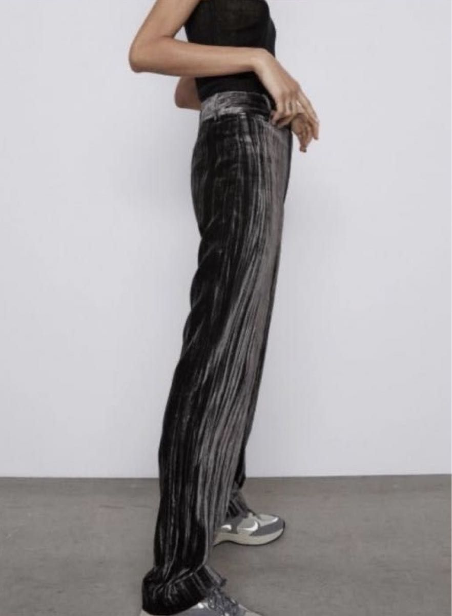 ZARA ザラ レースストレートフィットパンツ 黒 完売 - パンツ ZARA ザラ レースストレートフィットパンツ 黒 完売 - パンツ