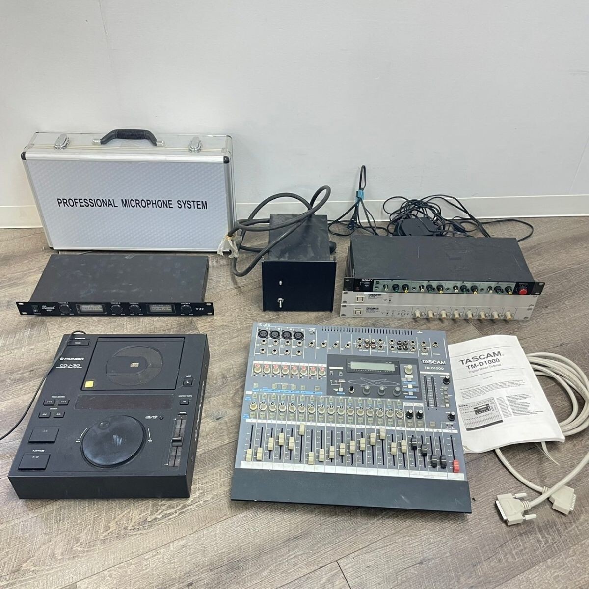 M202-K32-4784 DJ機器 ミキサー 他 まとめ 6点 セット PIONEER M202-K32-4784 DJ機器 ミキサー 他 まとめ 6点 セット PIONEER