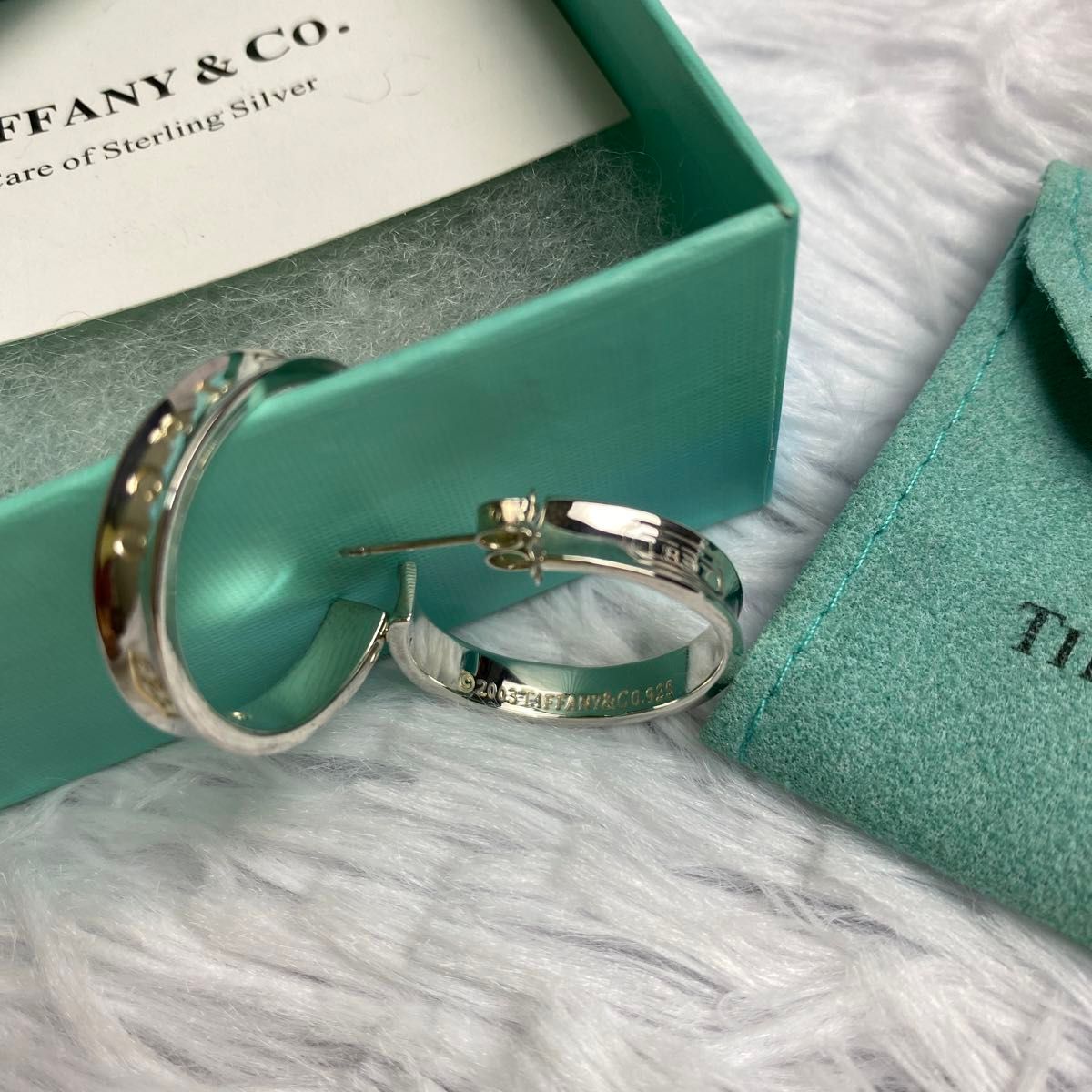 ティファニー ナロー フープ ピアス ミディアム シルバー TIFFANY ティファニー ナローフープ ピアス ミディアム シルバー