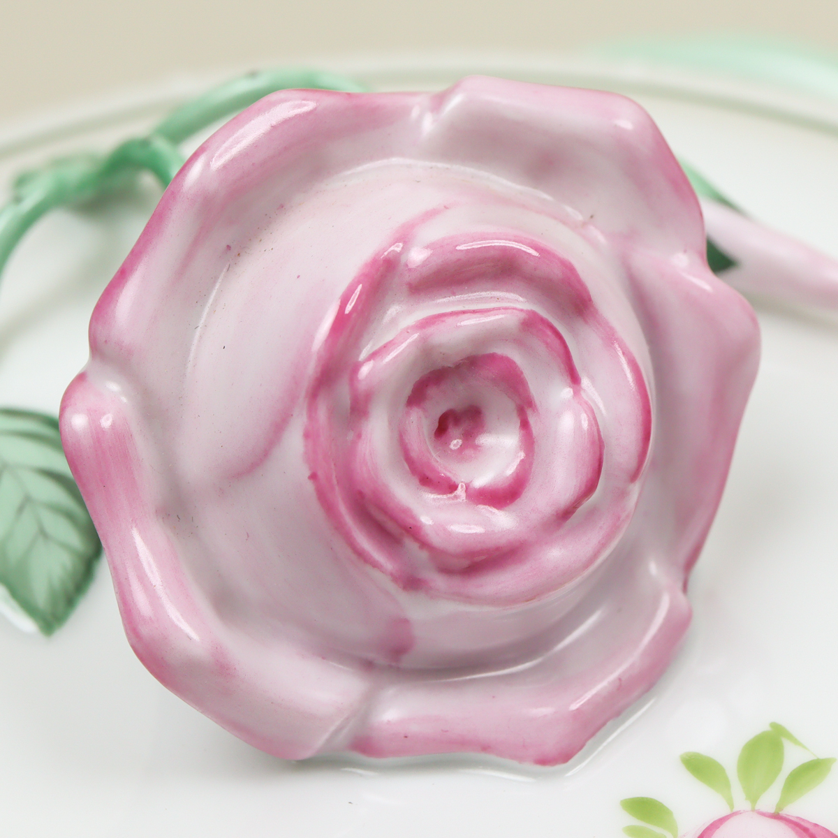 NrXg ヘレンド ウィーンの薔薇 ベジタブルディッシュ 蓋物 NrXg ヘレンド ウィーンの薔薇 ベジタブルディッシュ 蓋物