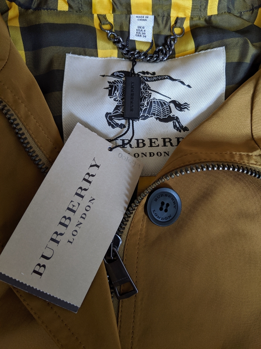 新品タグ付き BURBERRY マウンテンジャケット 確実正規 バーバリー コート アウター 未使用_画像3