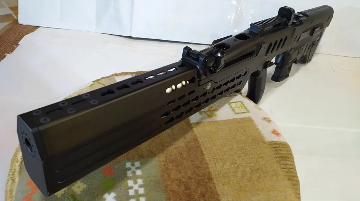 S&T タボール ブローバックしない電動ガン 塗装落とした跡が少し S&T タボール ブローバックしない電動ガン 塗装落とした跡が少し