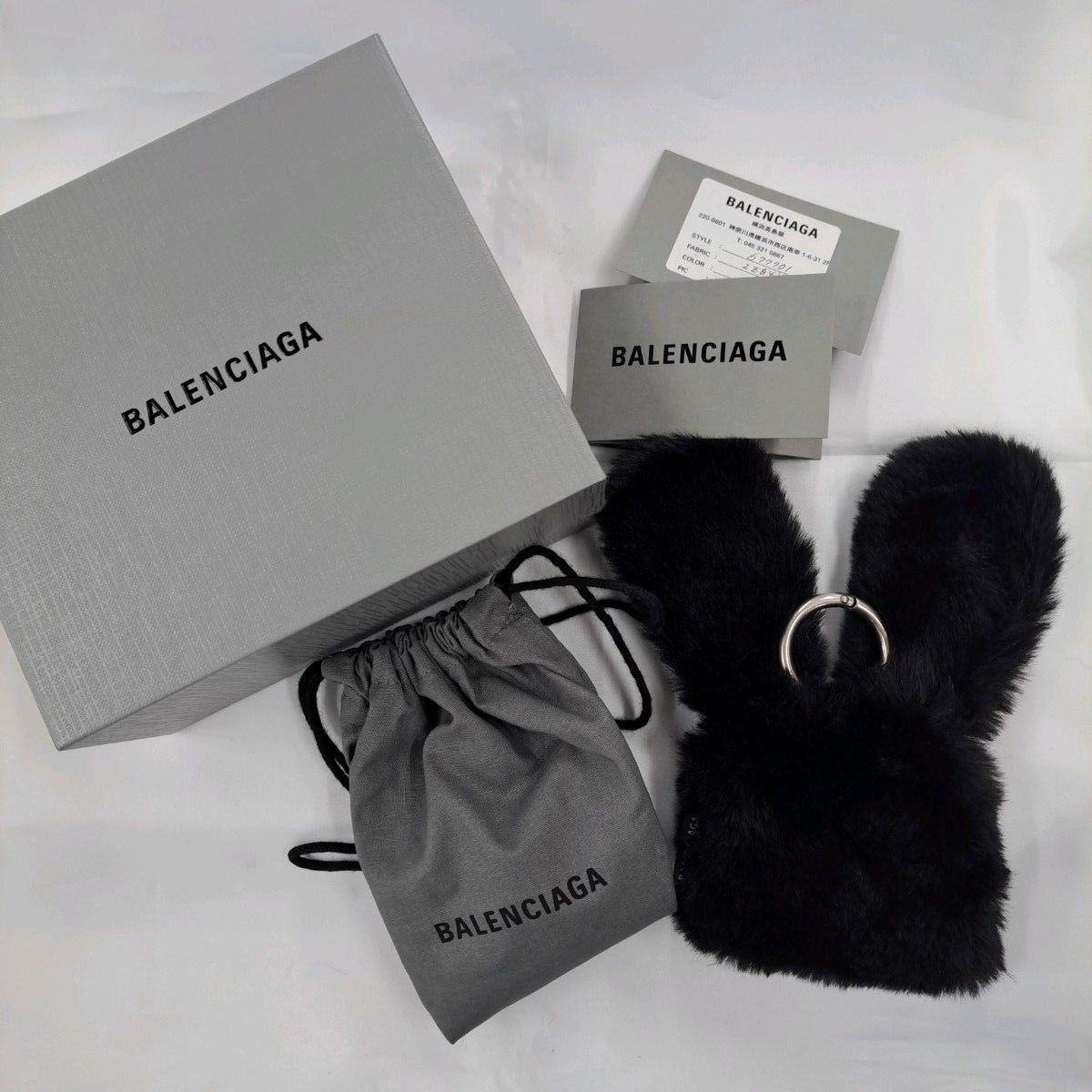 バレンシアガ BALENCIAGA イヤホンケース ファー ブラック バレンシアガ BALENCIAGA イヤホンケース ファー ブラック