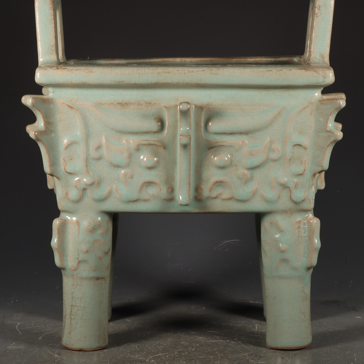 宋汝窯清涼寺青釉開片両耳錬丹炉 工芸品美術品 置物 宋汝窯清涼寺青釉開片両耳錬丹炉 工芸品美術品 置物 - 工芸品