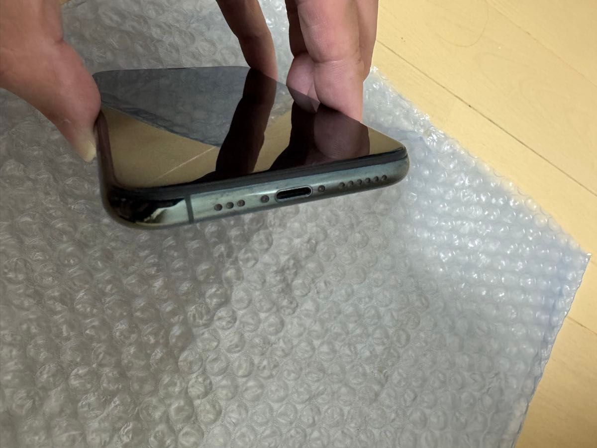 傷少な目 Apple iPhone 11 Pro 256GB 本体 +外箱 バッテリー85 傷少な目 Apple iPhone 11 Pro 256GB 本体 +外箱 バッテリー85