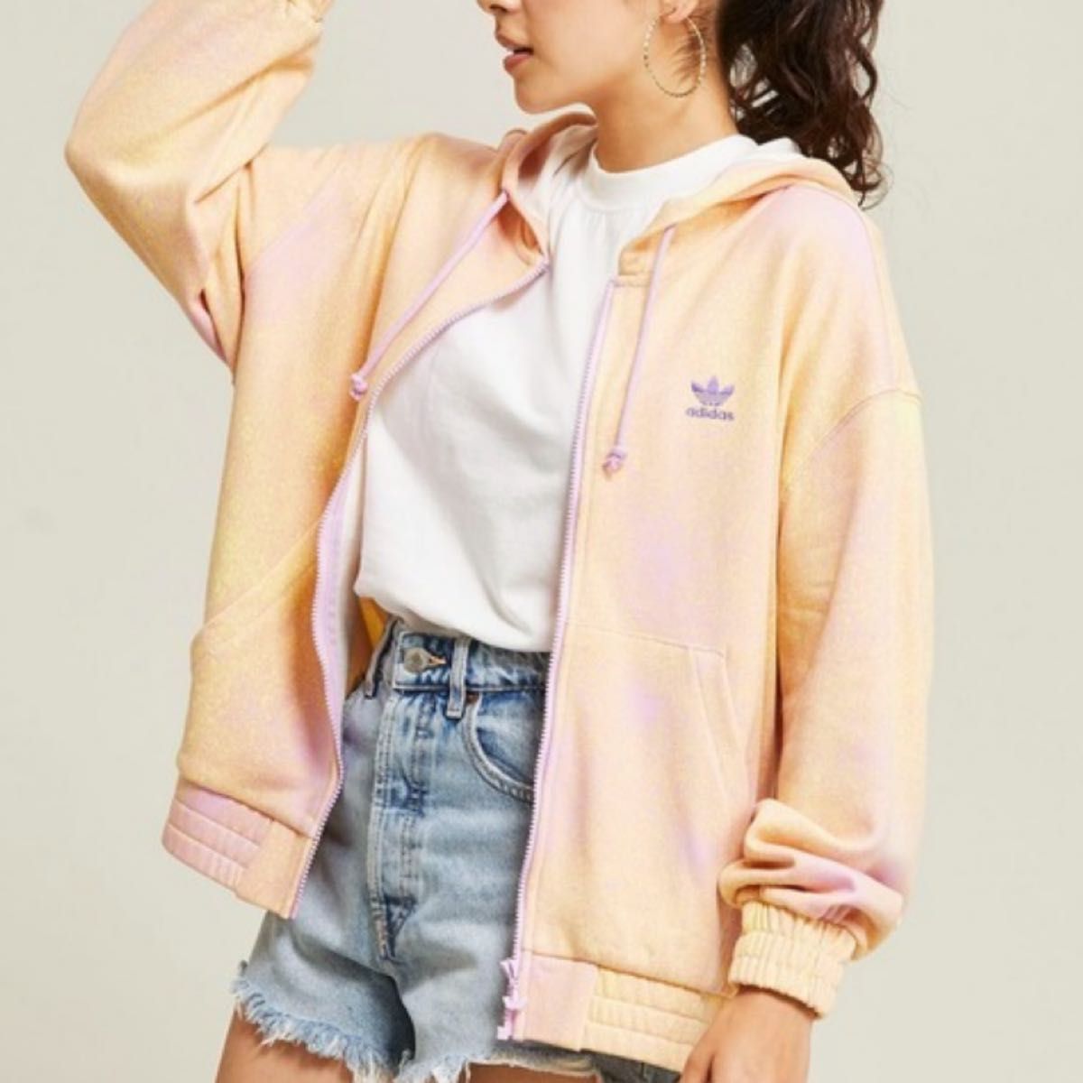 新品 adidas アディダスオリジナルス 総柄プリント フルジップ 新品 adidas アディダスオリジナルス 総柄プリント フルジップ